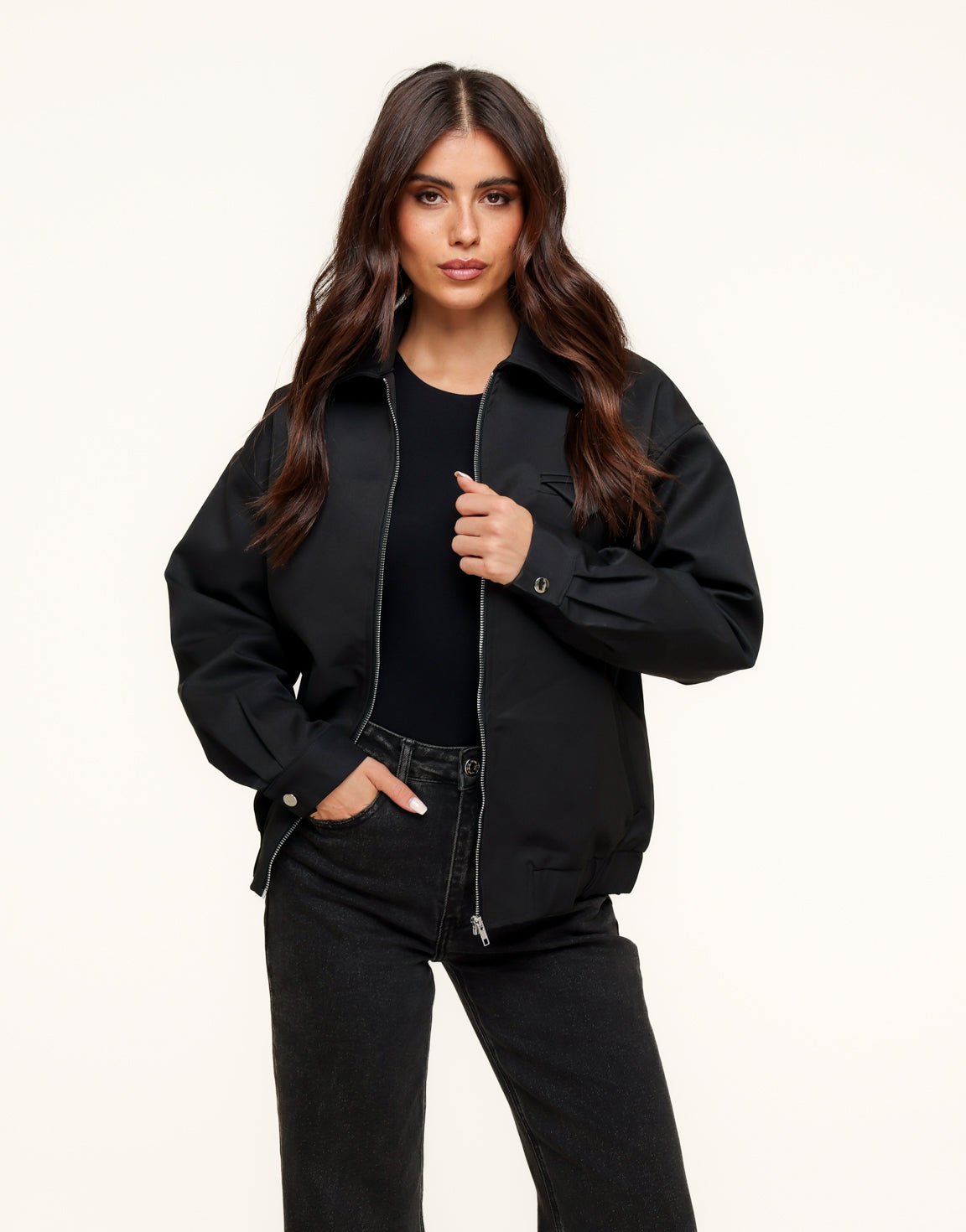Zwarte Bomber met Zakje - Jas - Olivia & Kate