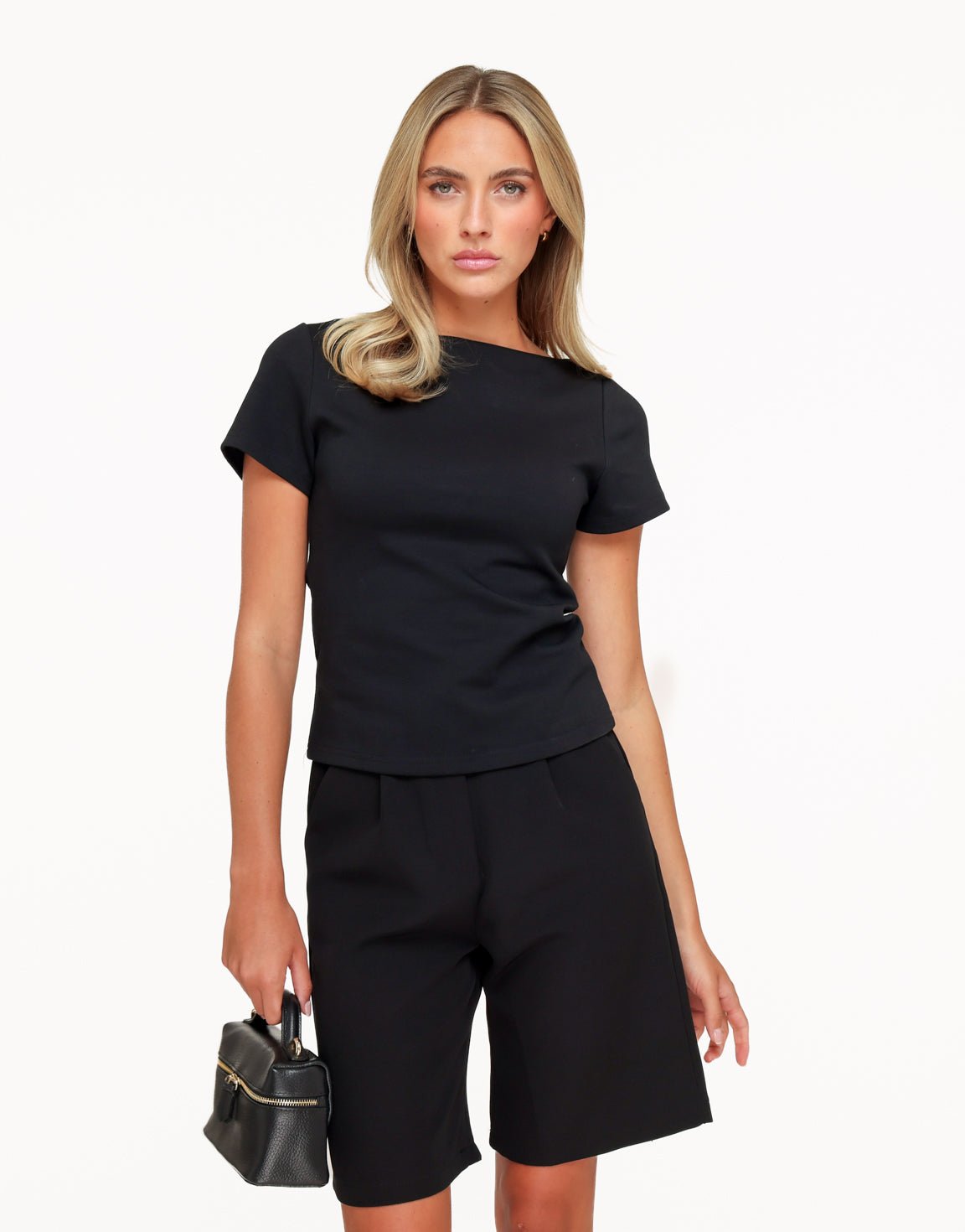 Zwarte Boot Hals SS - Top - Olivia & Kate
