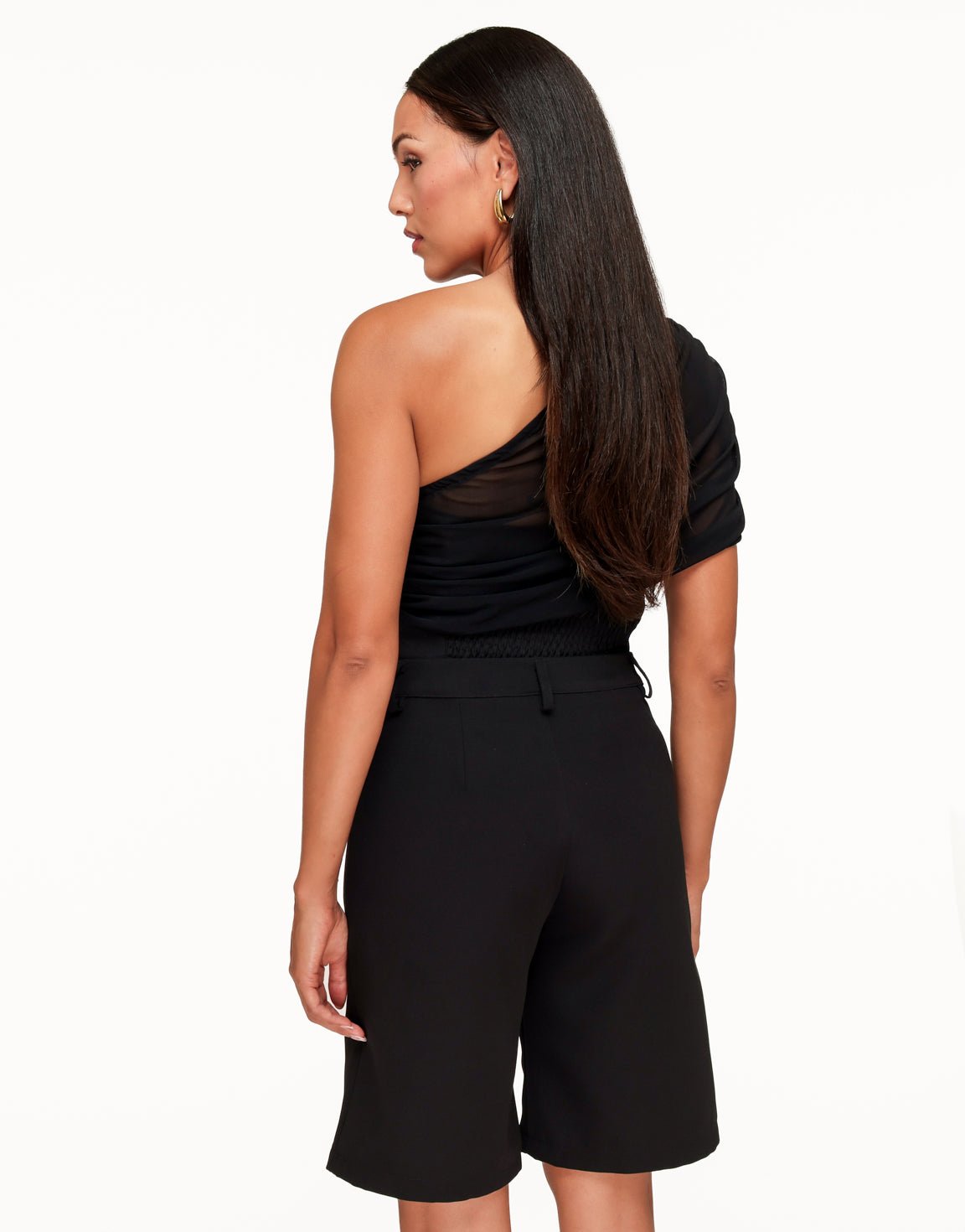 Zwarte Gedrapeerde Mesh One Shoulder - Top - Olivia & Kate