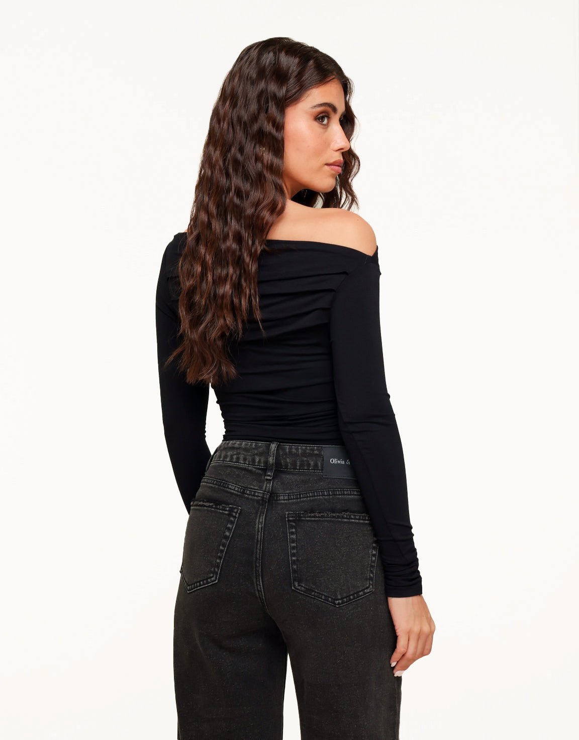 Zwarte Gedrapeerde Off Shoulder - Top - Olivia & Kate