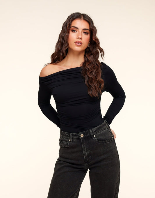Zwarte Gedrapeerde Off Shoulder - Top - Olivia & Kate