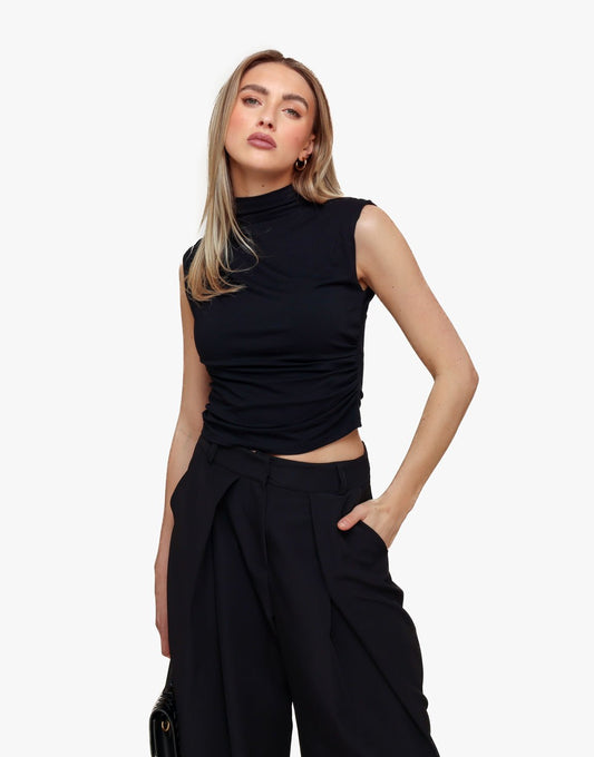 Zwarte Geplooide Col SS - Top - Olivia & Kate