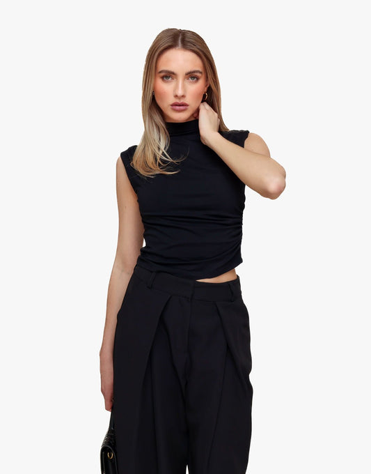 Zwarte Geplooide Col SS - Top - Olivia & Kate