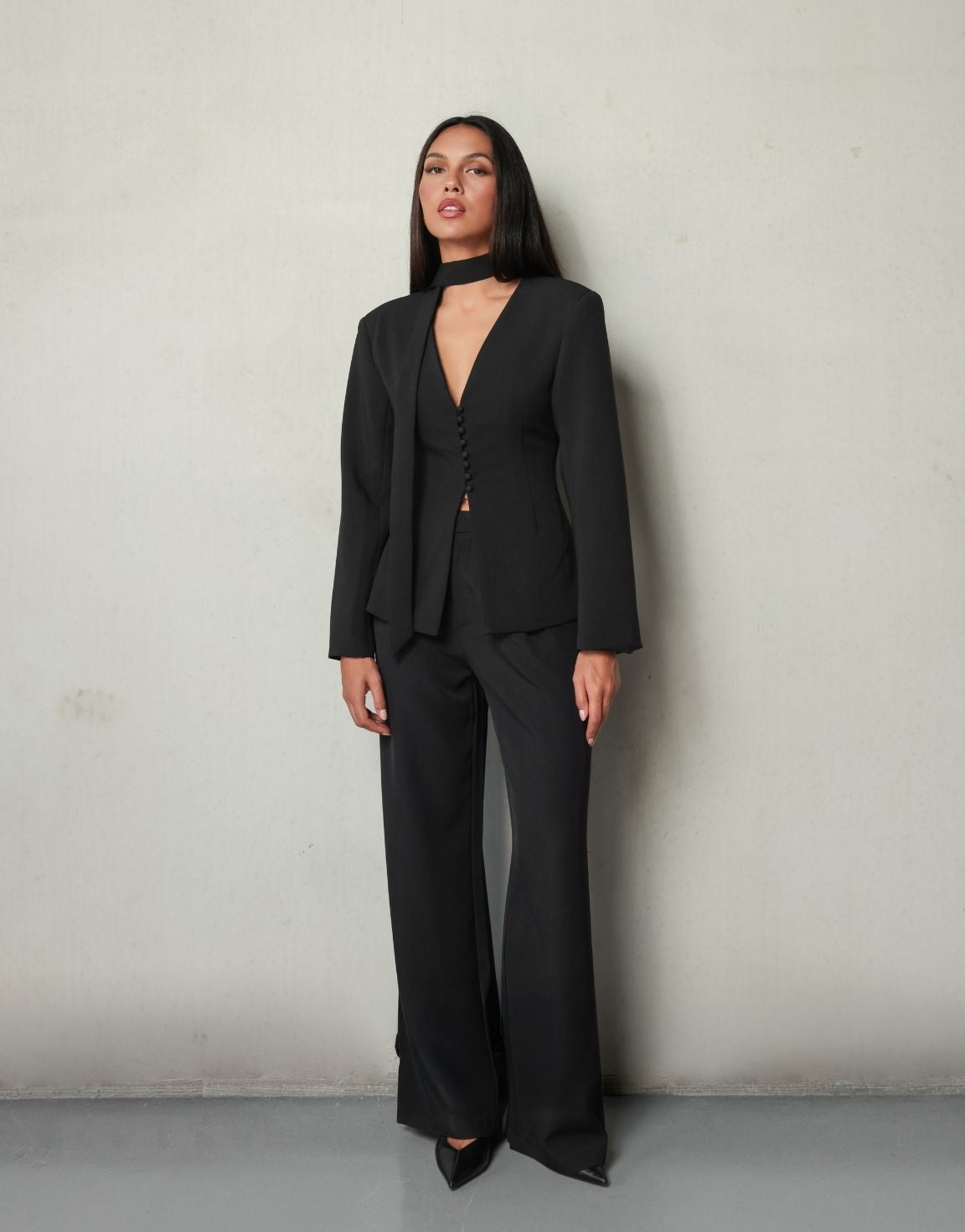 Zwarte Knoop Details V-Hals - Blazer - Olivia & Kate