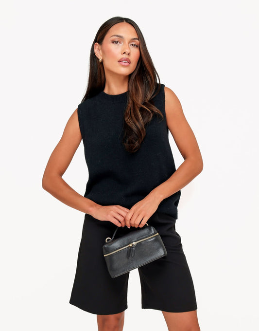 Zwarte Mouwloze Fluffy - Top - Olivia & Kate