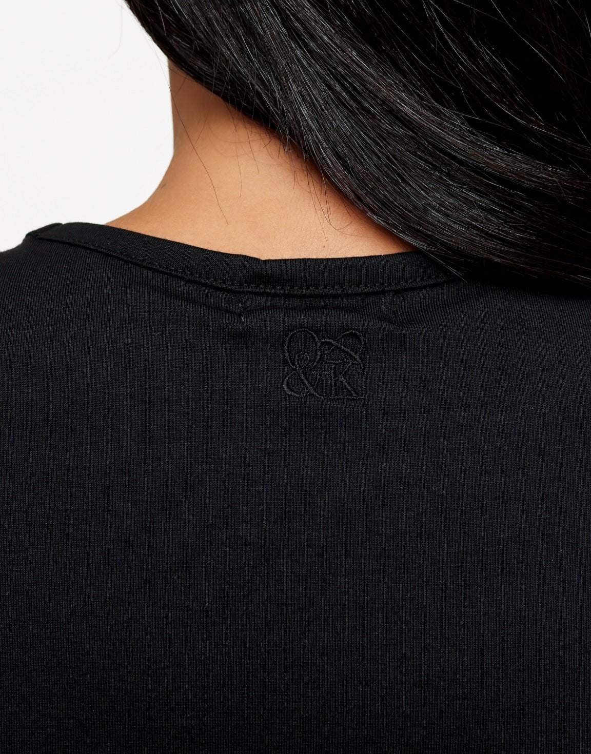 Zwarte O&K Basic Cropped SS - Top - Olivia & Kate